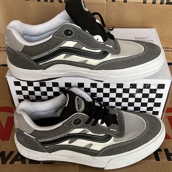 Vans Berle Grey/Black/White WMNS - Picture 2 of 16